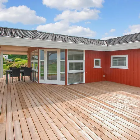 Three-bedroom In Дом отдыха